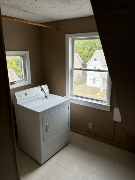 Building Photo - 5 Franklin St