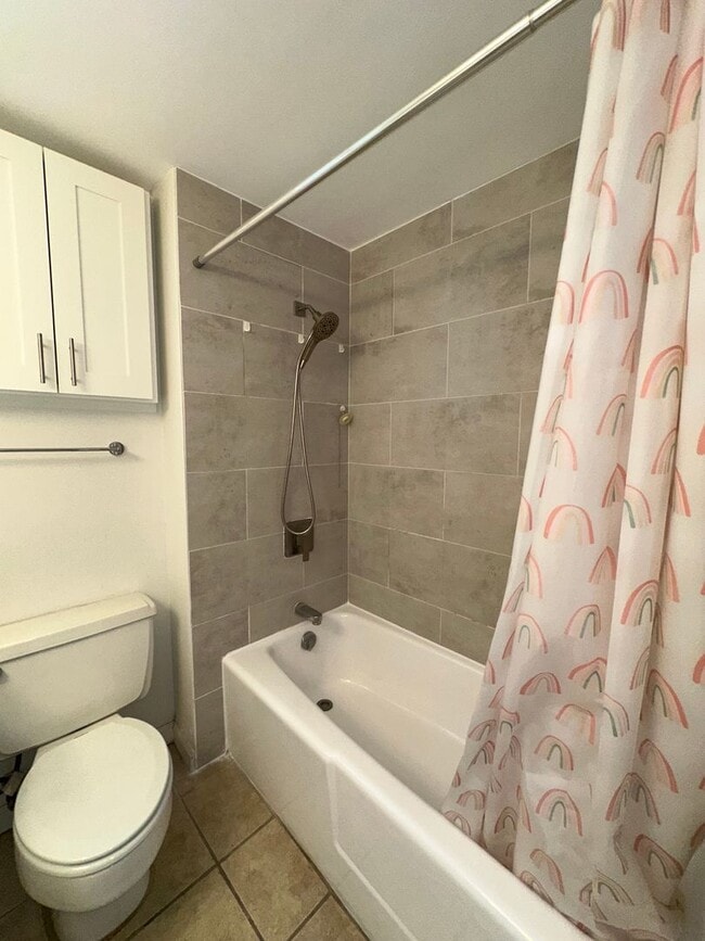 Building Photo - Makaha Surfside One Bedroom A building $16...