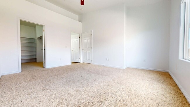 Building Photo - Pet Friendly 2 Bedroom Cedar Crossing Town...