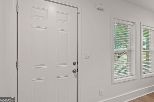 Building Photo - 636 Francis Pl NW