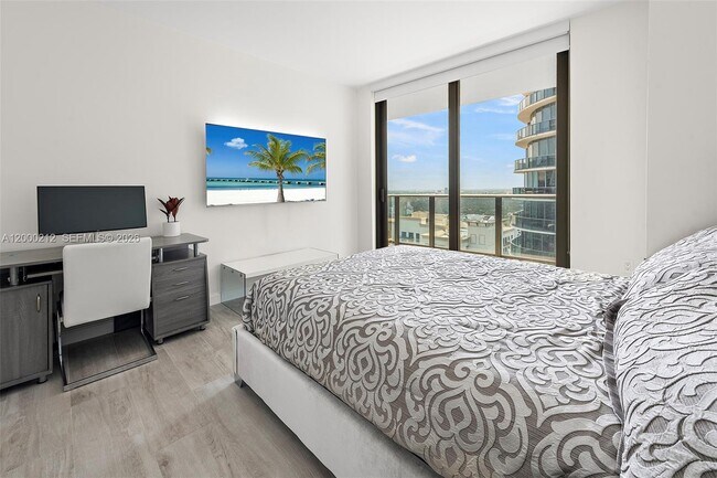 Building Photo - 45 SW 9th St