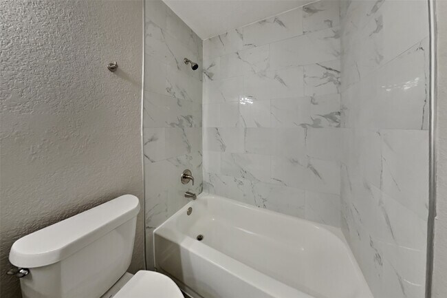 Building Photo - 11703 Sunny Stream Dr