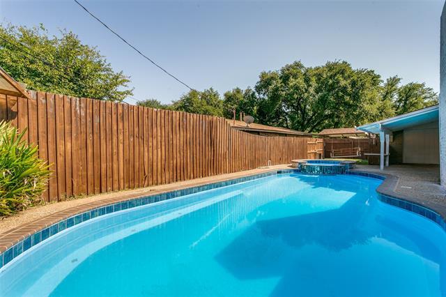 Building Photo - 1535 Carnation Dr