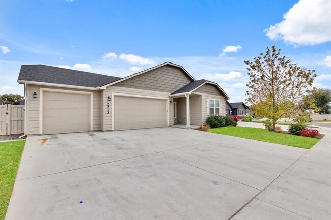 Building Photo - 2213 E Elm Grove Dr