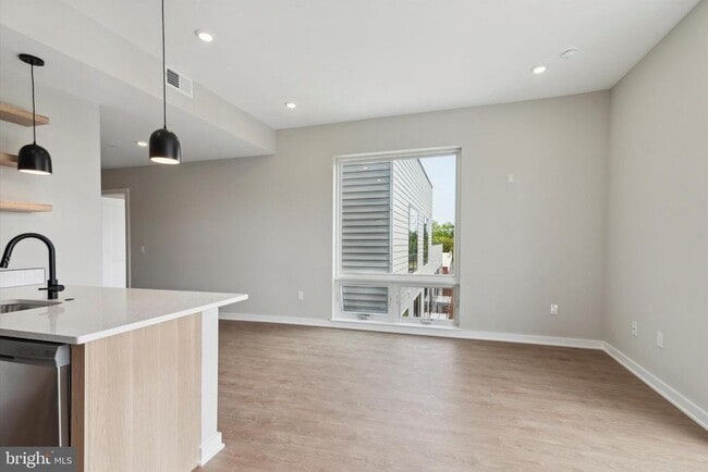 Building Photo - 308 W Chelten Ave