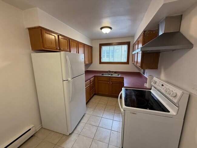 Building Photo - 1408 W Juneway Terrace