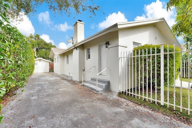 Building Photo - 37 NW 47th St