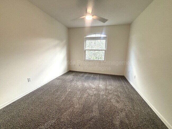 Building Photo - 184 Norris Pl