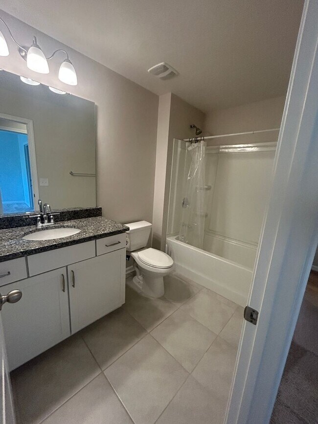 Building Photo - Modern Fountain Park Townhome with Open Floor Plan & 9’ Ceilings