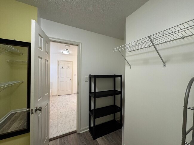 Building Photo - 307 Ludlow Dr