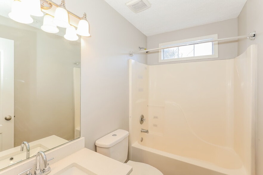 Building Photo - 370 Summer Hill Cir