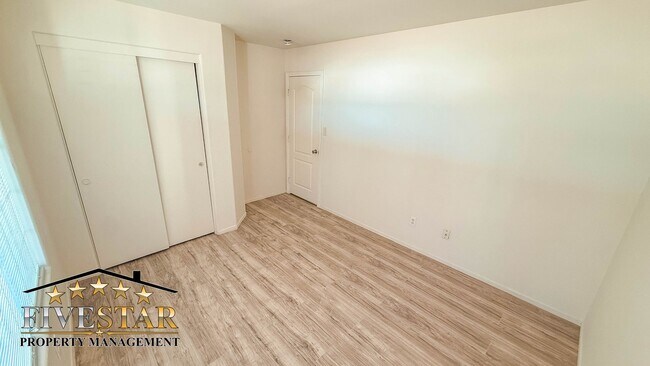 Building Photo - 7408 Cross Glade St