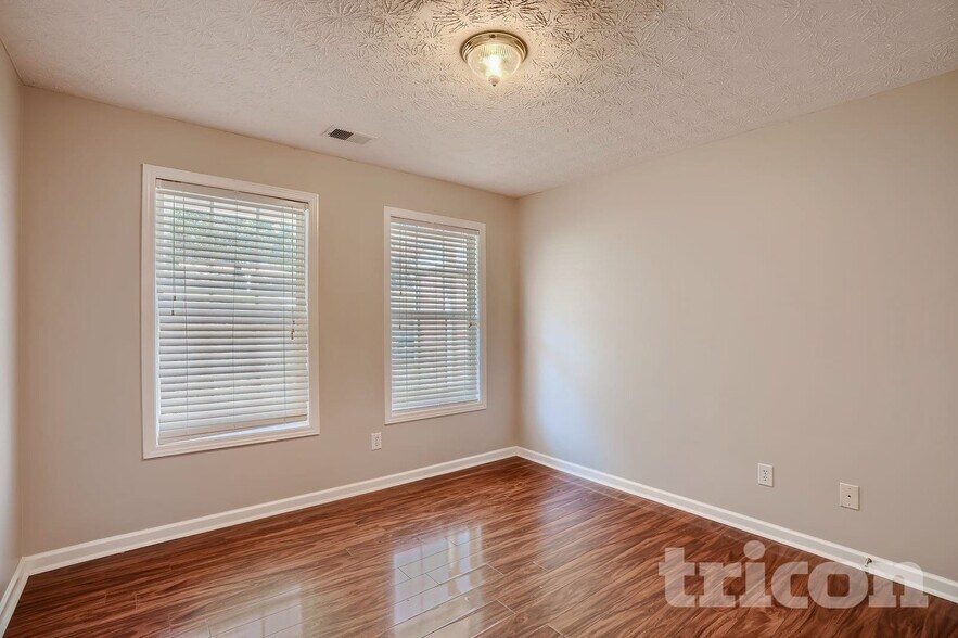 Building Photo - 515 Plantation Creek Dr