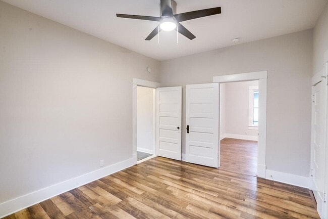 Building Photo - 804 Theresa Ave