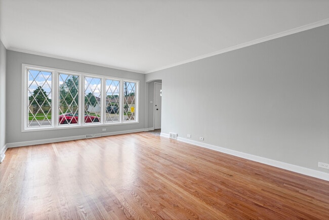 Building Photo - 7733 W Wilson Ave