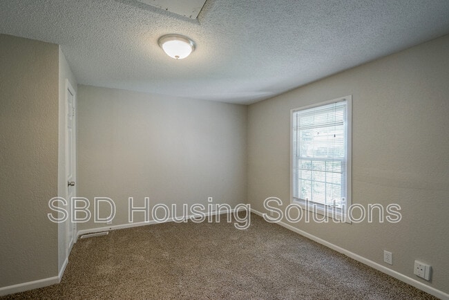 Building Photo - 1404 N Pearl Dr