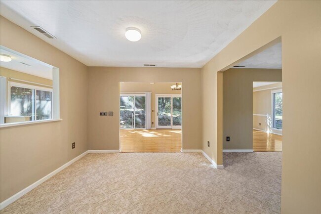 Building Photo - 1102 Mourning Dove Dr
