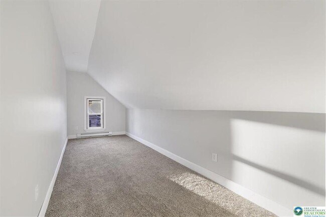 Building Photo - 193 S 4th St