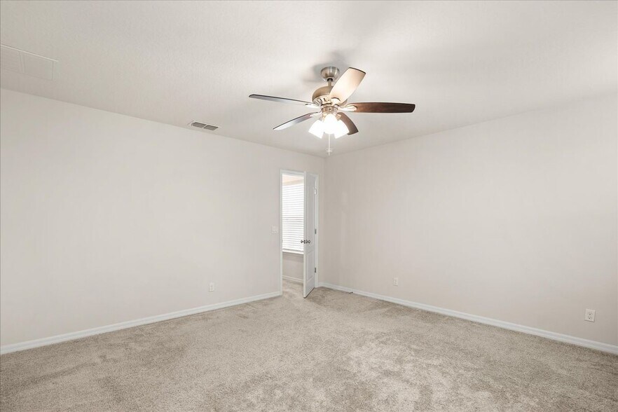 Building Photo - 5192 Chickadee St