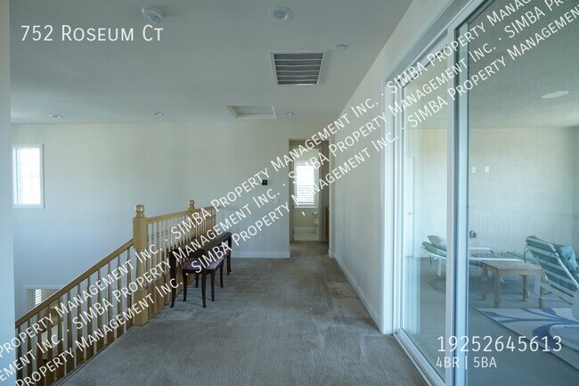 Building Photo - 752 Roseum Ct