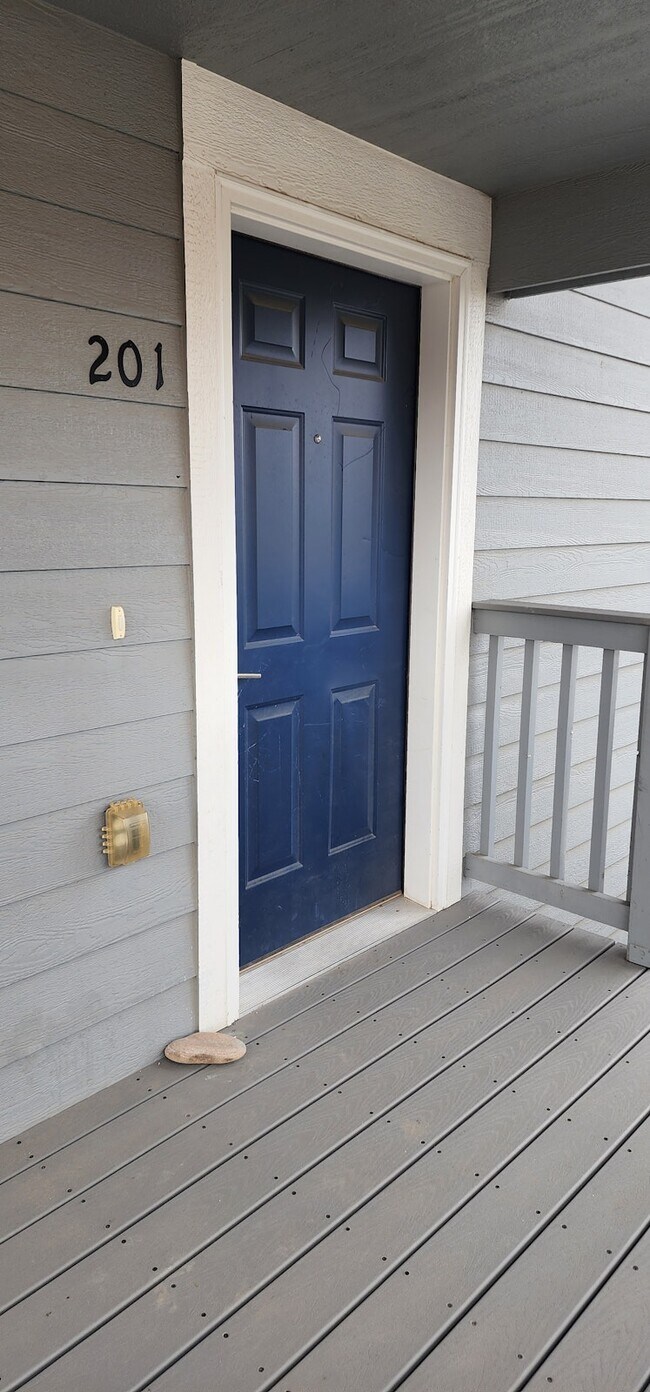 Building Photo - 1724 Hampton S