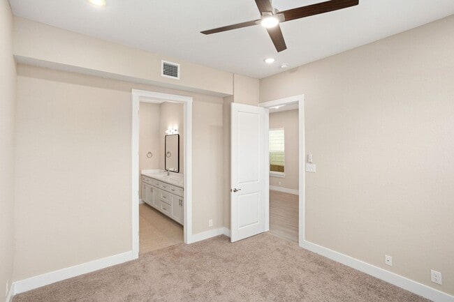 Building Photo - 11867 Zarkava Wy