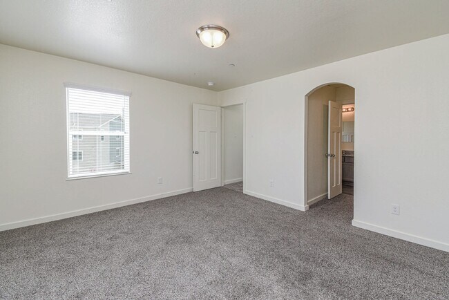 Building Photo - 21155 Gosling Rd