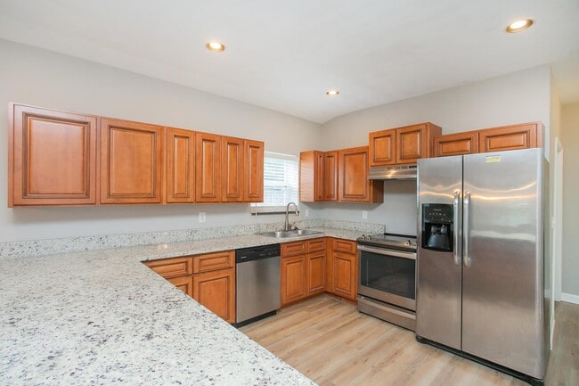 Building Photo - 1014 Douglas Ave