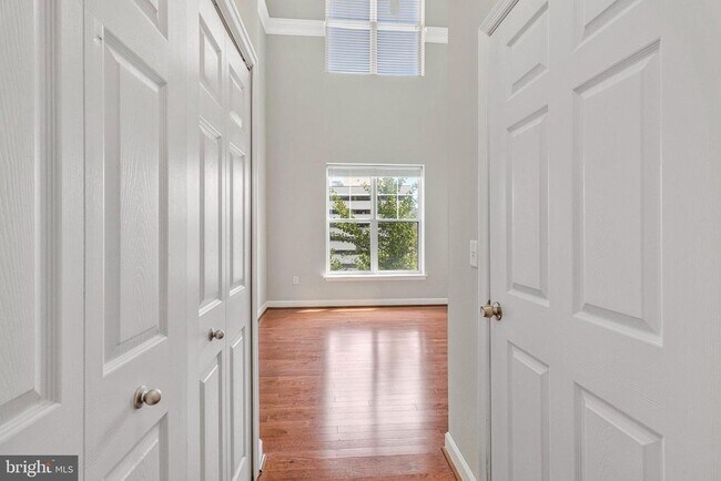 Building Photo - 501 Hungerford Dr