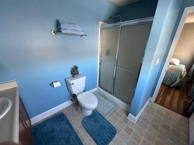 Building Photo - Great family home next door to Edwards Elementary in west Ames-4 bedroom 3 1/2 baths, 2 car garag...