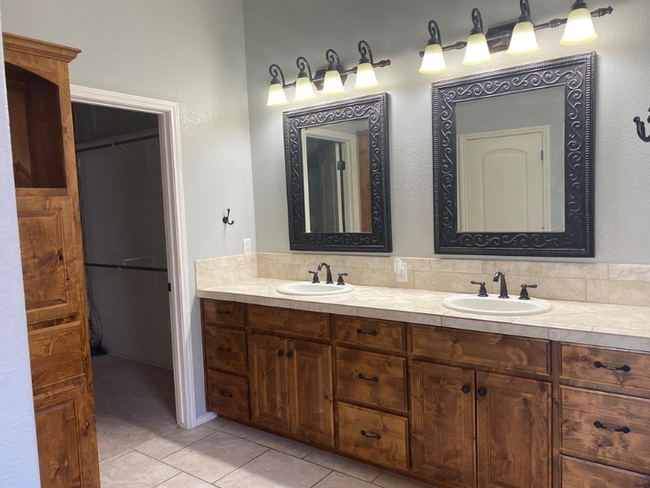 Building Photo - 4905 Woodhollow Dr