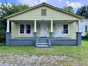 Building Photo - 2415 A&B Maple Rd SE