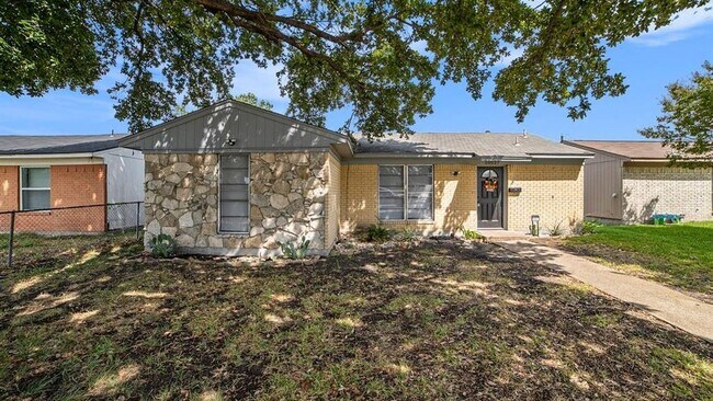 Building Photo - 10356 Chelmsford Dr