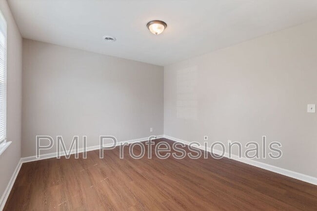 Building Photo - 4912 Leesa Ann Ln