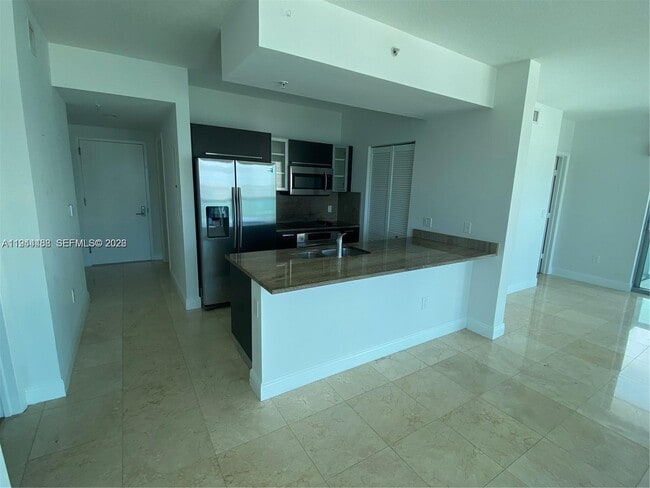 Building Photo - 333 NE 24th St