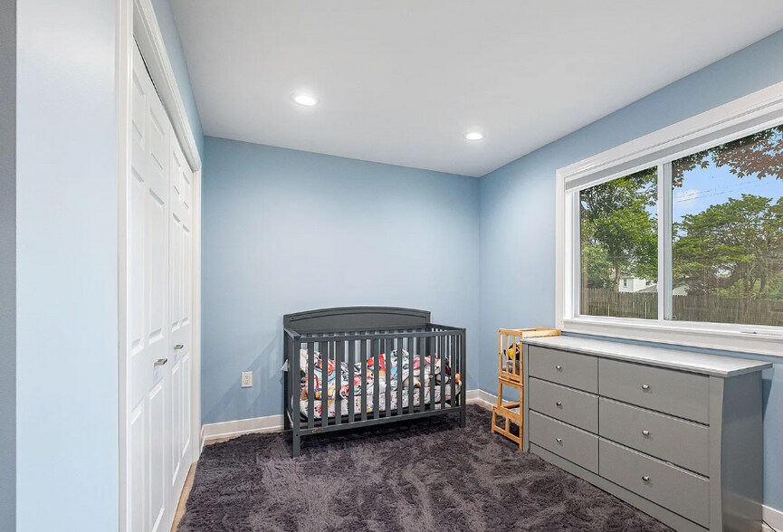 Building Photo - 2125 Englewood Dr SE
