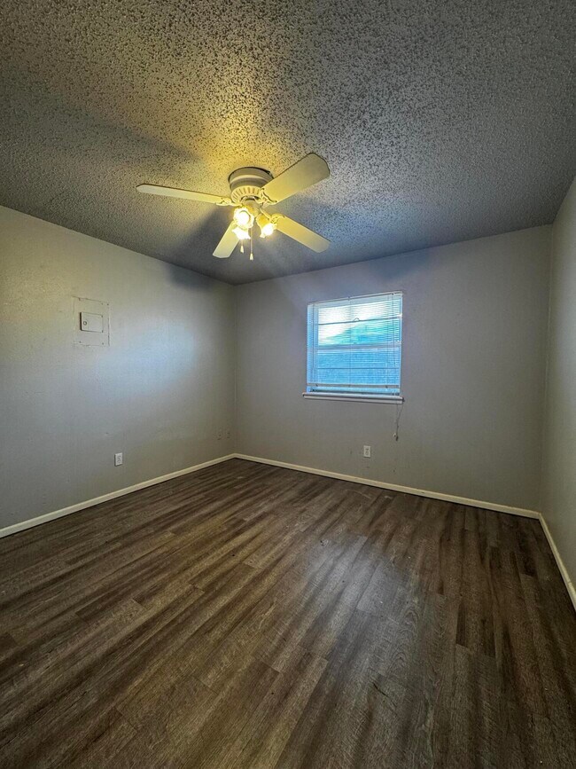 Building Photo - 6113 37th St