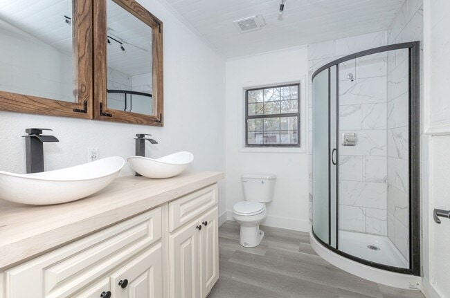Building Photo - Fully remodeled home for rent!