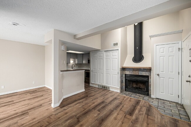 Building Photo - "Cozy 1-Bedroom Condo Retreat in Prime Thornton Location – Perfect for Modern Living!"