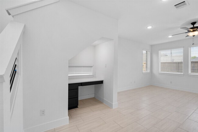 Building Photo - 1412 Shaded Rock Dr