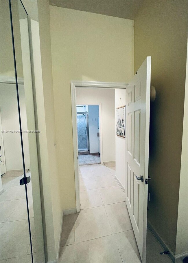 Building Photo - 2080 S Ocean Dr