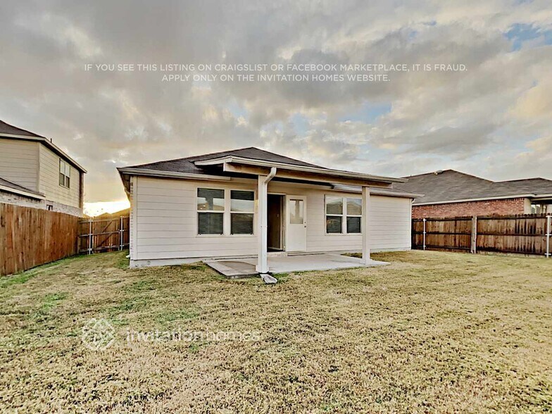 Building Photo - 112 Abelia Dr