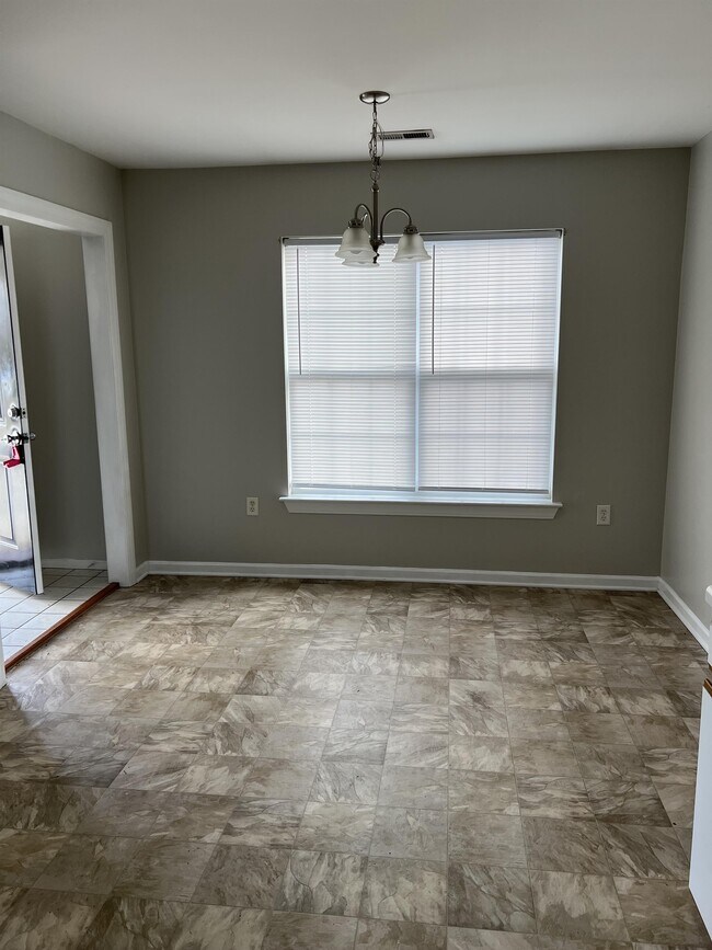 Building Photo - 2110 Oak Bend Dr