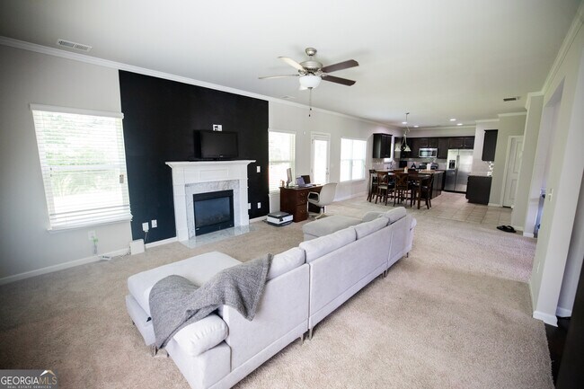 Building Photo - 7955 Pikefarm Trl