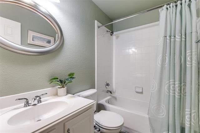 Building Photo - 15204 Regal Oak Ln