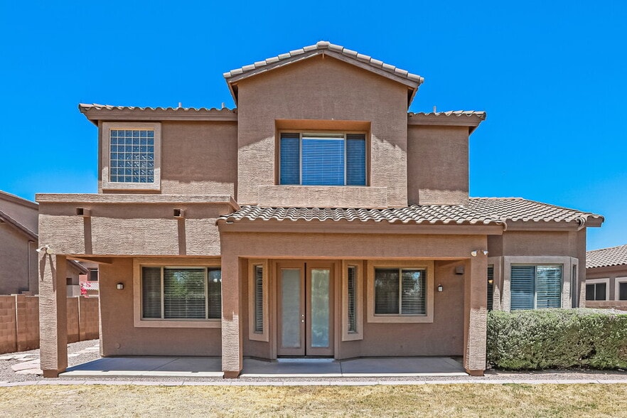 Building Photo - 4091 E Carriage Way
