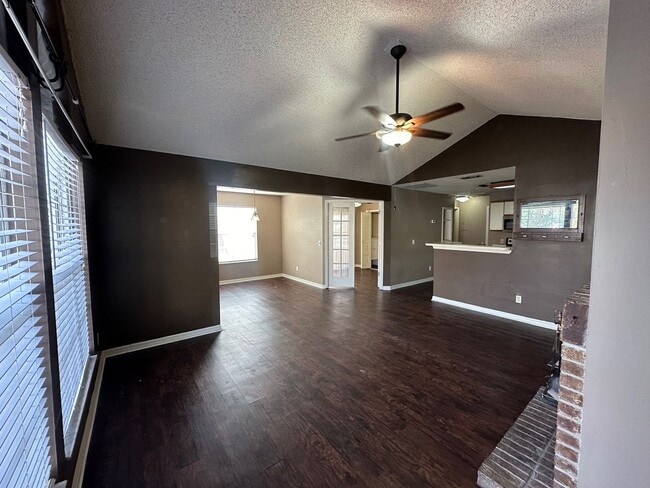 Building Photo - 645 Stafford Terrace