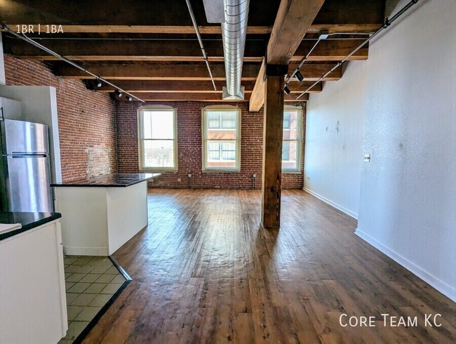 Building Photo - LARGE one bedroom in River Market!