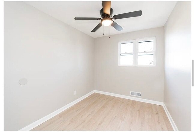 Building Photo - 3 bedroom Dundalk