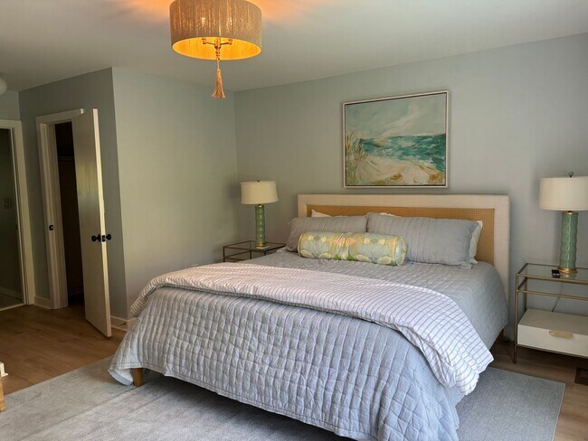 Building Photo - Winter Rental in Pine Knoll Shores